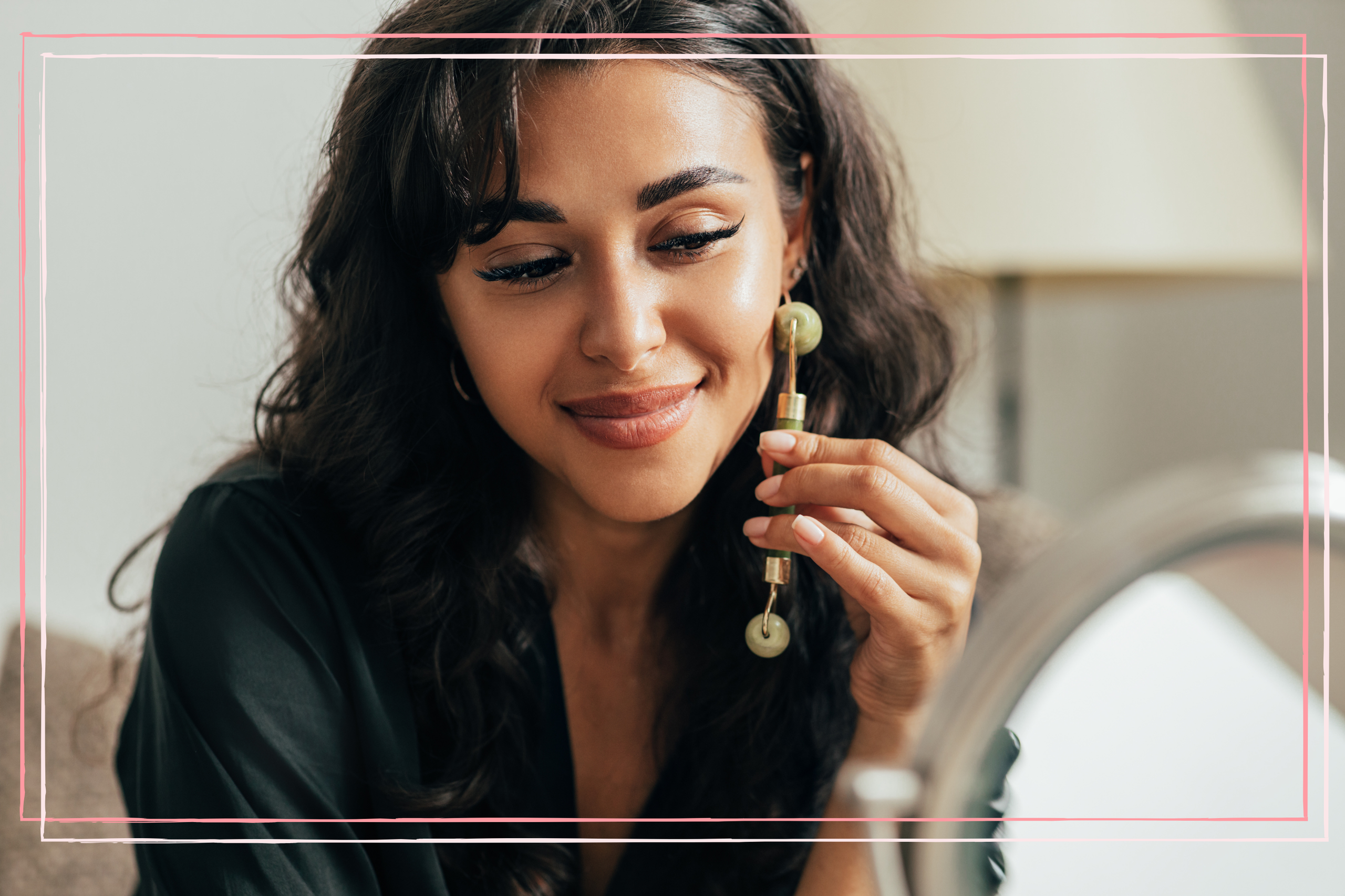 How to use a jade roller on your face - GoodtoKnow