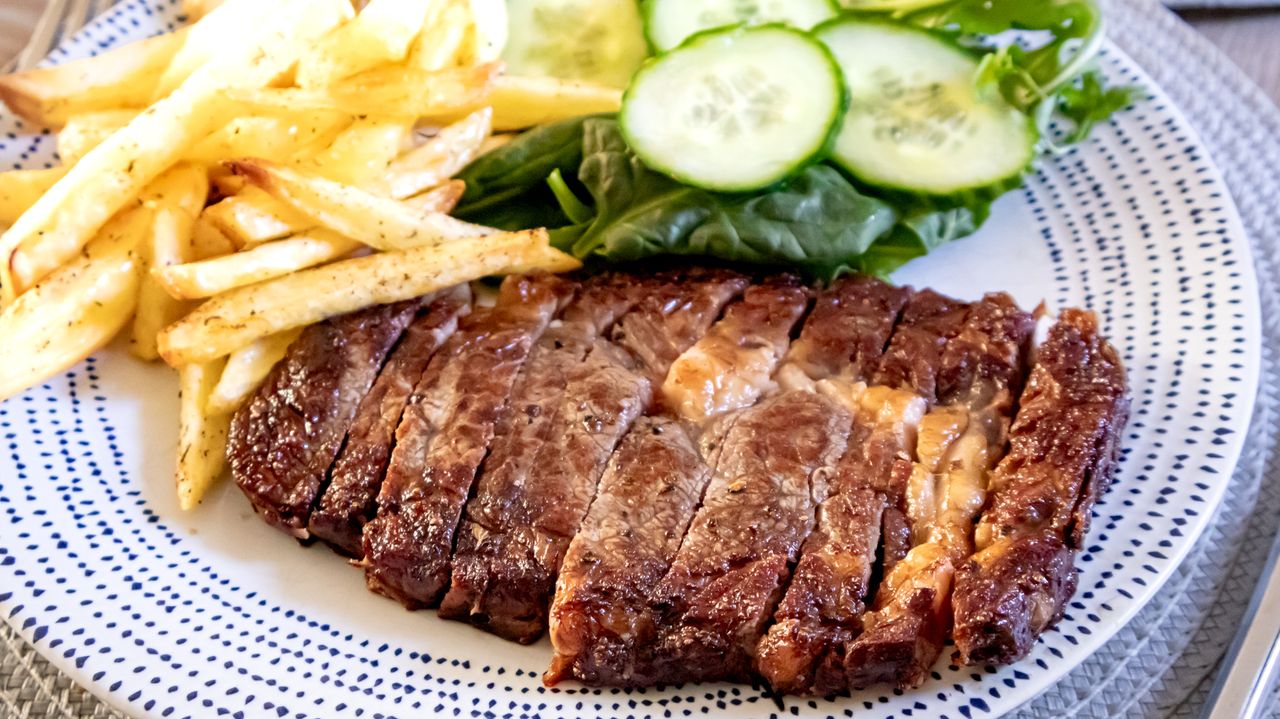 Steak cooked using the GoveeLife meat thermometer