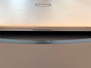 Dell XPS 13 2-in-1 front lip