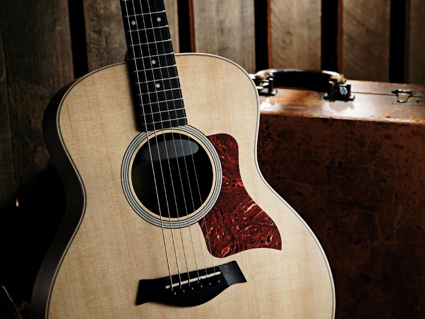 The Graph Tech NuBone compensated saddle keeps the intonation in check.