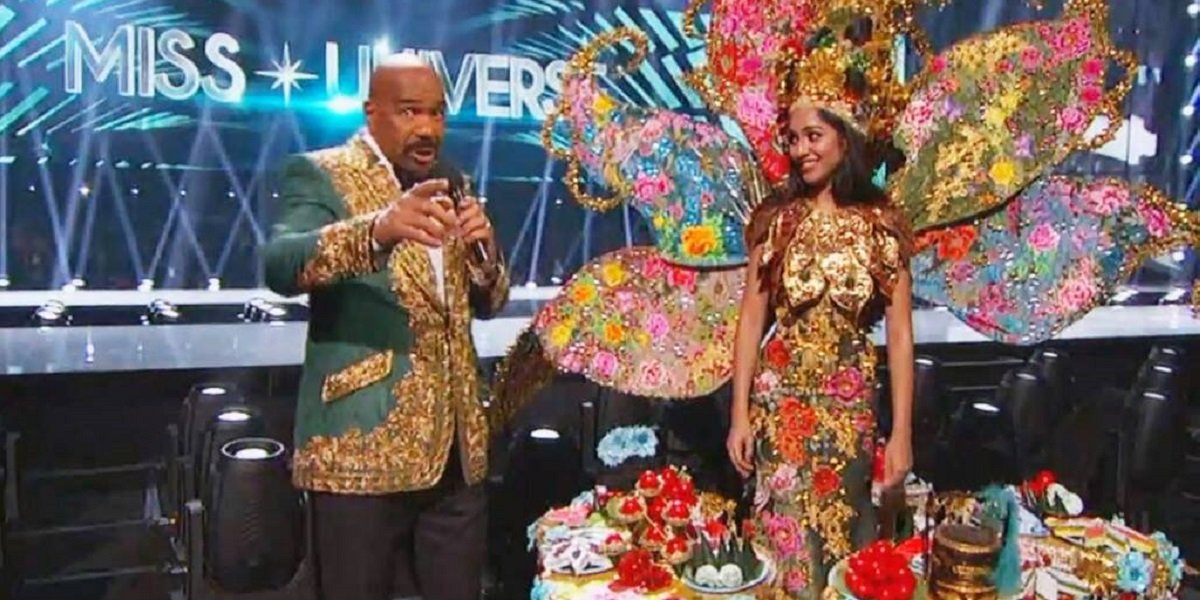 Steve Harvey hosts Miss Universe