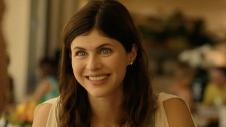 Alexandra Daddario in The White Lotus.