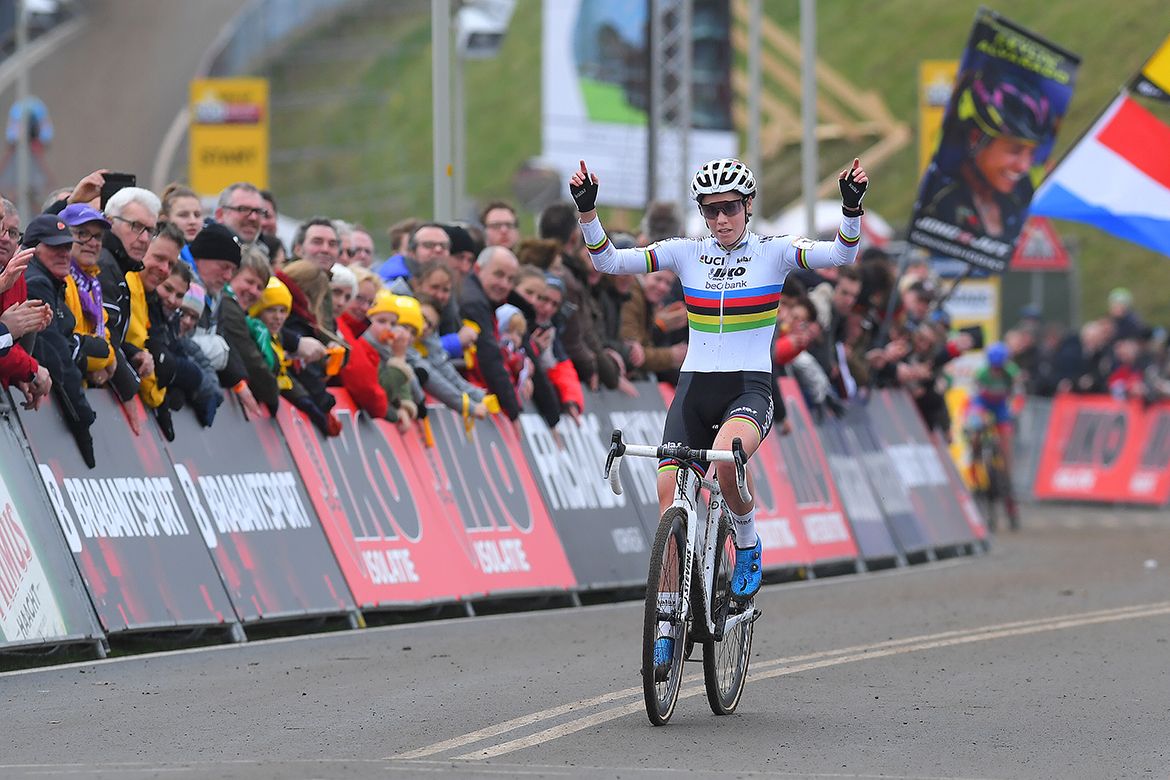 Sanne Cant has time to sit up and celebrate