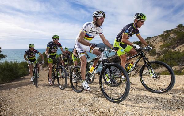 The Multivan Merida team goes for a ride