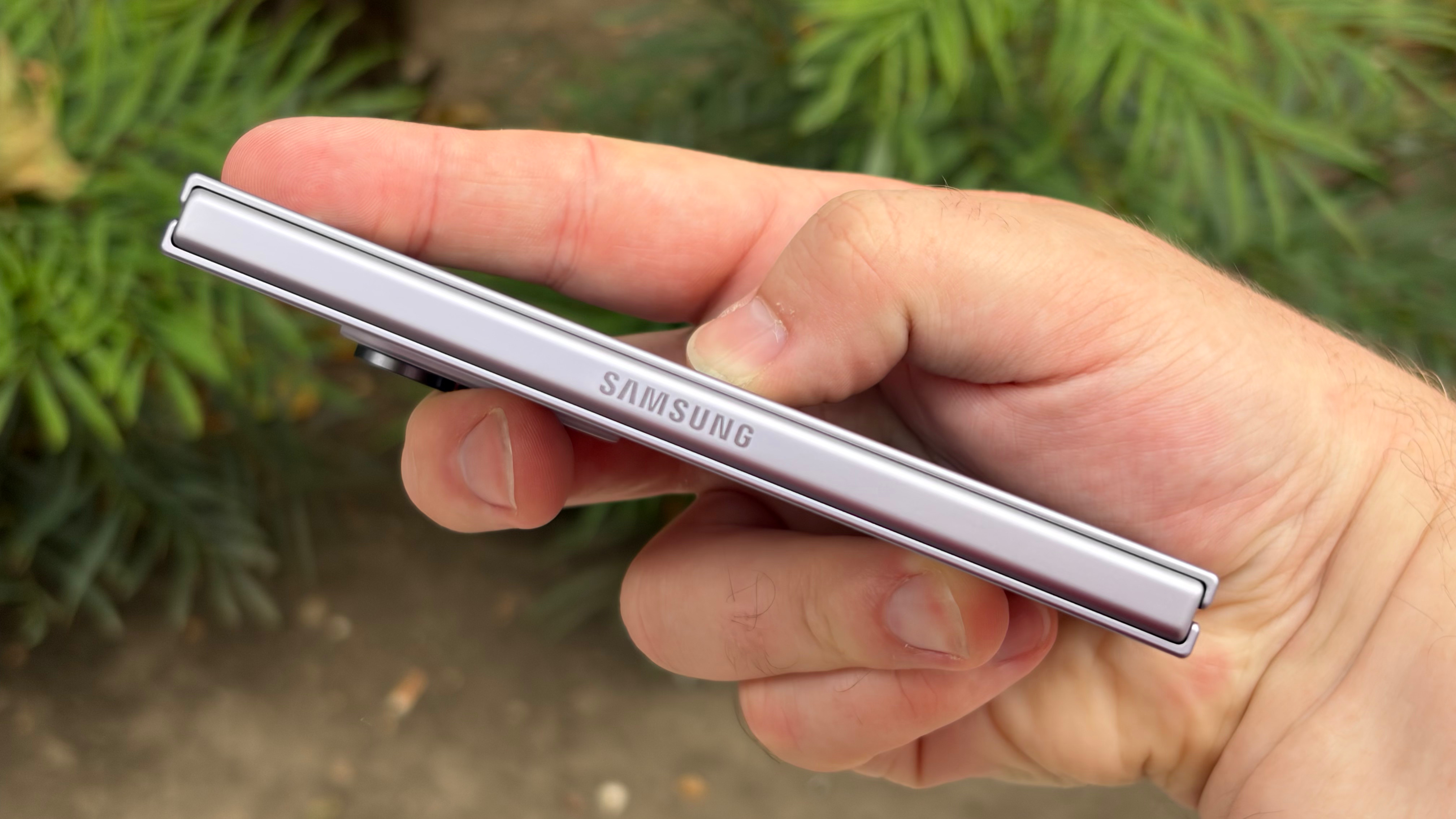 Samsung Galaxy Z Fold 8 hinge