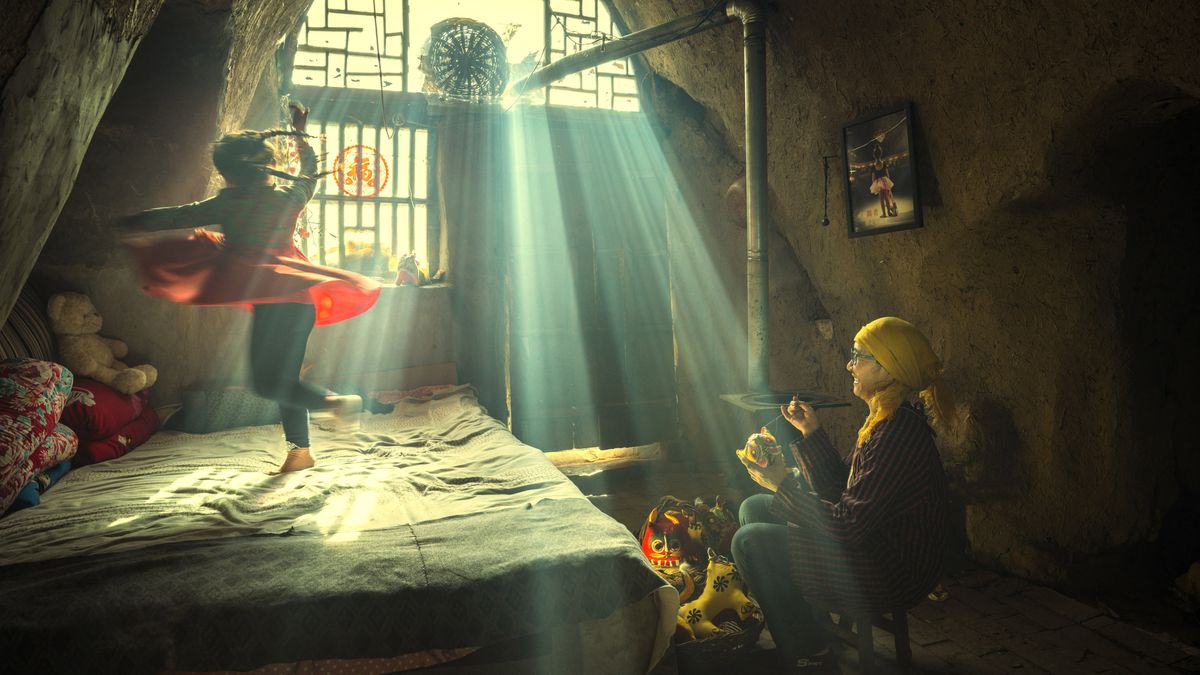 Stunning photo of girl dancing in light beams wins Global SinoPhoto Award