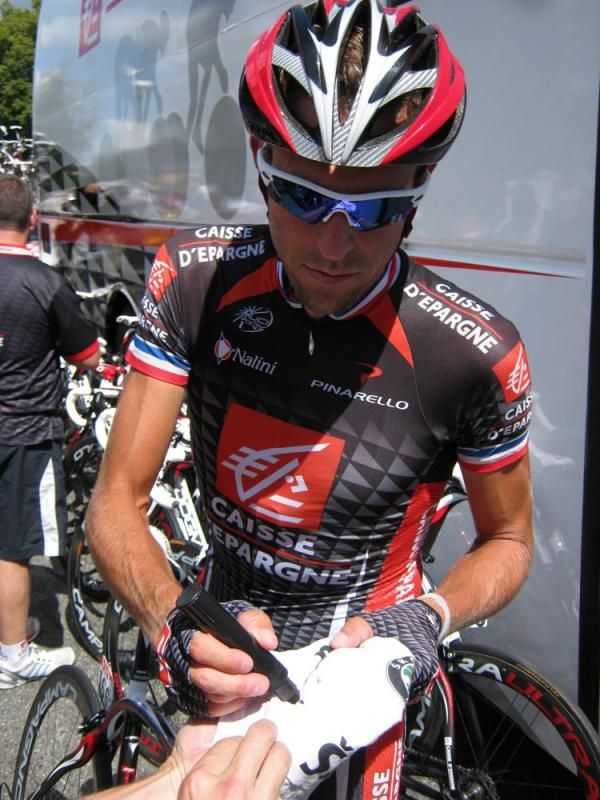 Christophe Moreau (Caisse d'Epargne) signs an autograph