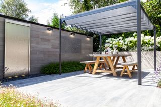 shade garden ideas: seating area