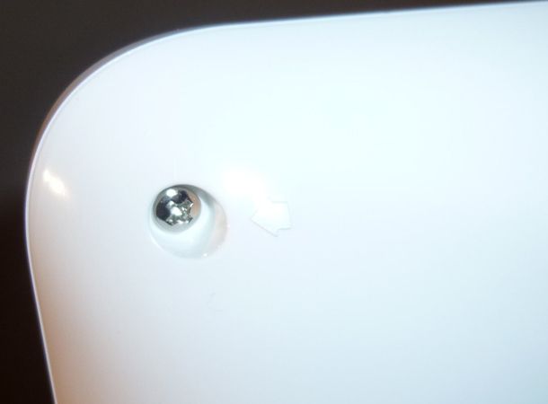 Sharp LC-37LE320 back white edge