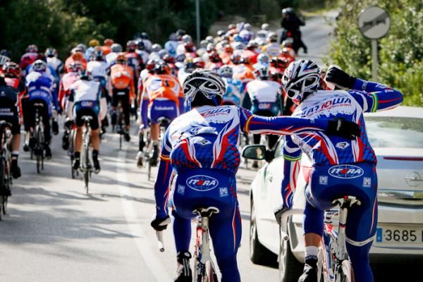 Robbie McEwen (Katusha) having trouble on the way to the last climb of the day.