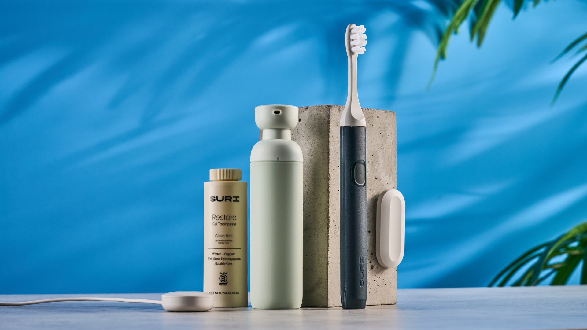 the suri core 1.0 toothbrush with cornstarch and castor oil heads and a biocircular plastic body