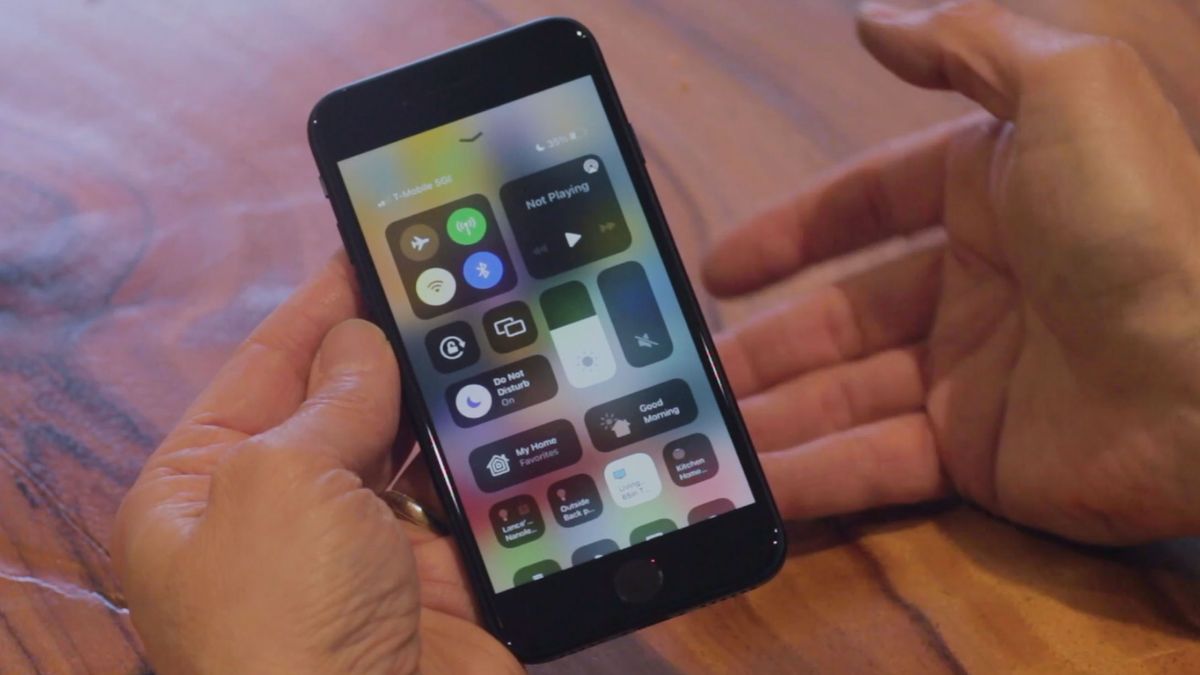 A Apple admite que a atualização do iOS 15.4 pode prejudicar a bateria do seu iPhone – mas há uma solução fácil