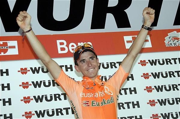 Igor Ant&oacute;n (Euskaltel-Euskadi) on the podium for third overall.