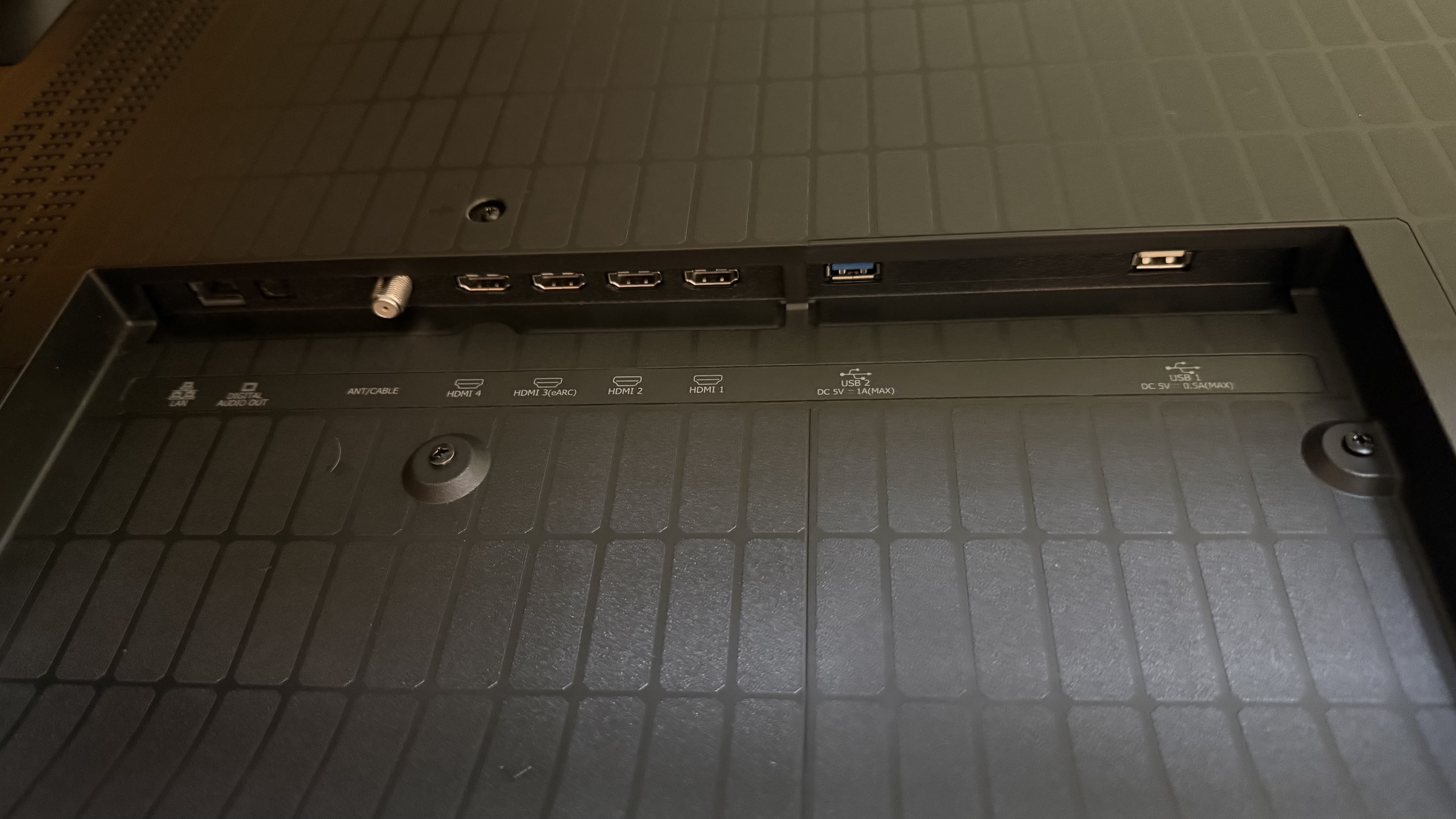 Hisense U7 ports including four HDMI 2.1