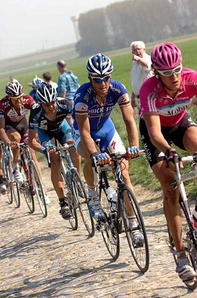 Boonen in the chasing bunch behind Burghardt