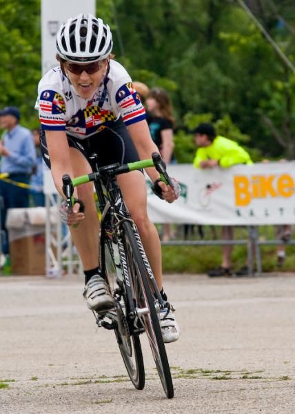 Leslie Jennings (Unattached) makes a courageous attempt to get away during the final laps.