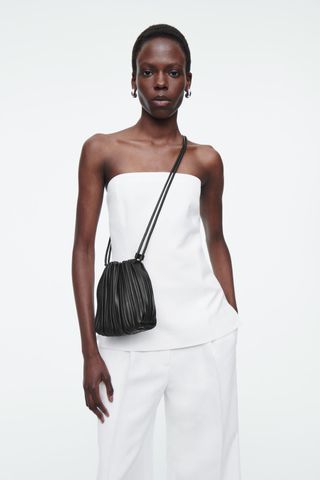 Scallop Crossbody - Leather