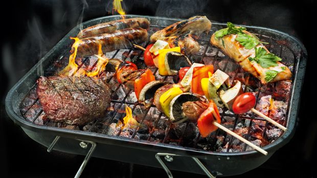 “What?! Ronaldo’s coming to the BBQ!” | FourFourTwo