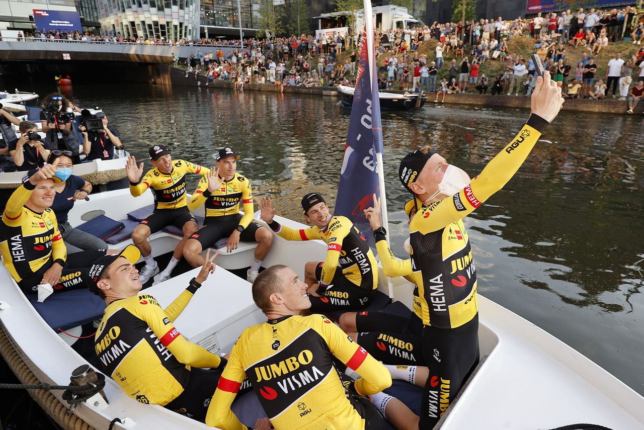 Vuelta Espana 2022 - 77th edition - Teams presentation - Utrecht - 18/08/2022 - Team Jumbo - Visma - photo Luis Angel Gomez/SprintCyclingAgency&Acirc;&copy;2022