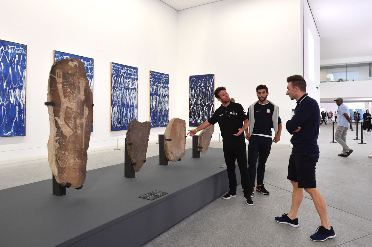 Mark Cavendish talks about the ancient stone carving