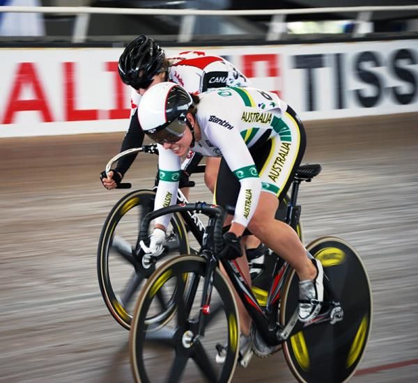 Emily Rosemond (Australia) bests Monique Sullivan (Canada) in an 1/8 finals heat of the women's sprint.