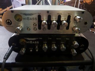 Ashdown MiBass: 220 and 550-watt head versions available