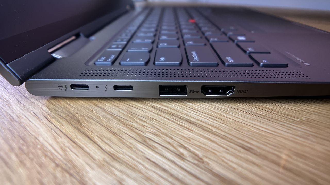 Lenovo ThinkPad X1 Yoga Gen 8 |