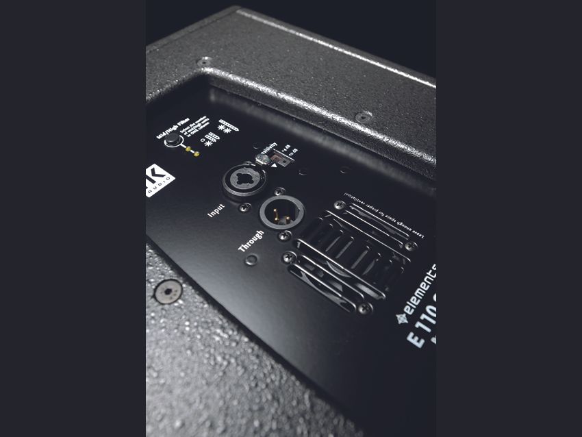 Minimal controls onboard, as Elements is designed to be used with a mixer.