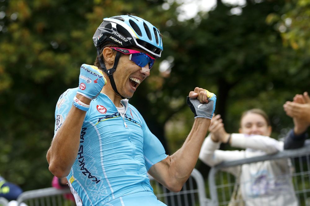 Rosa celebrates his win