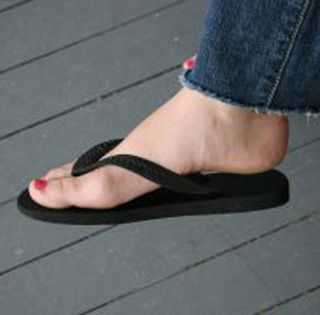 toe flip flops