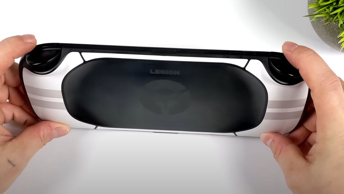 The Lenovo Legion Play gaming handheld that never came to be.