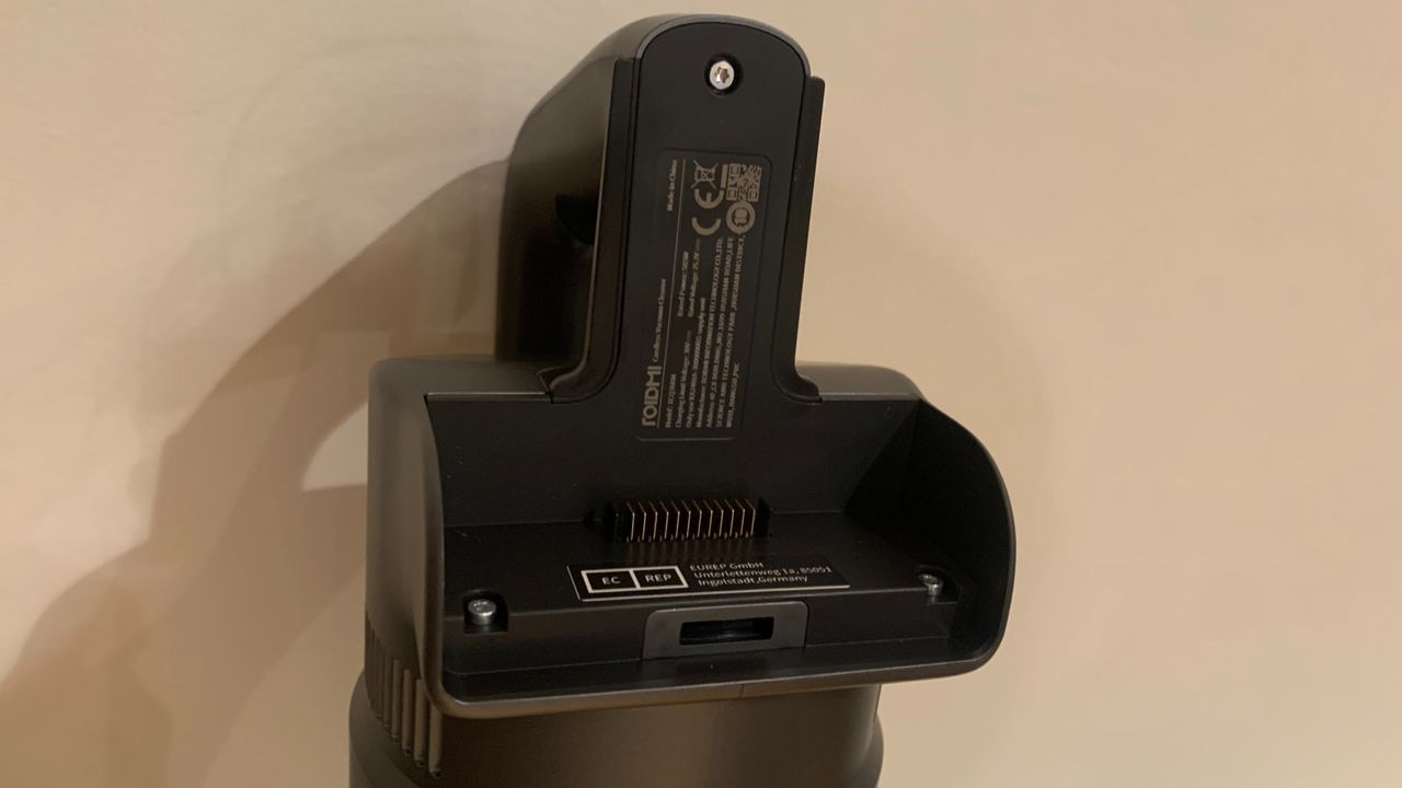 Roidmi X300 with an empty battery slot