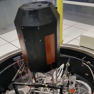 Archinaut’s 3D printer in the thermal vacuum chamber at NASA’s Ames Research Center in California’s Silicon Valley. The printer created numerous objects under space-like conditions during the June 2017 test, Made In Space representatives said.