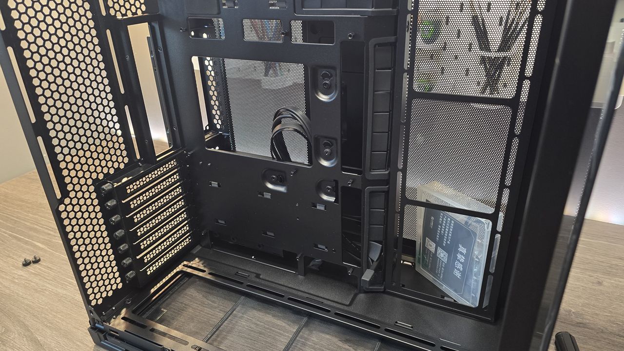 Lian Li O11 Vision Compact PC case