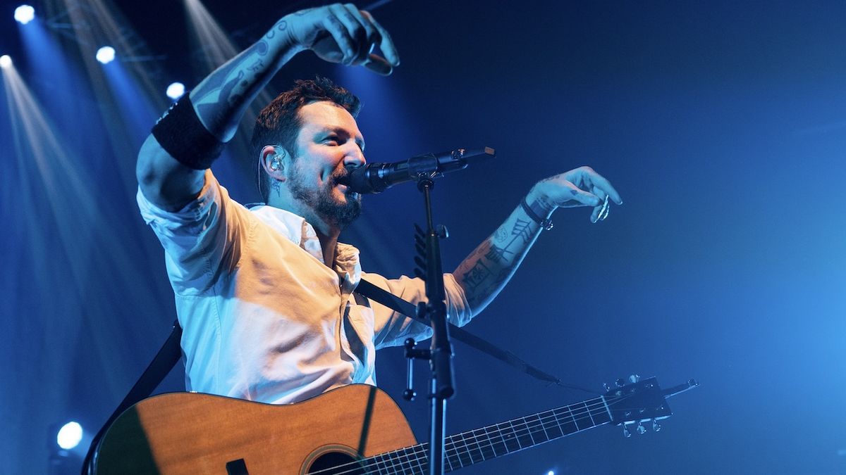 The enduring power of guitars, drums and desperate poetry: Frank Turner ...