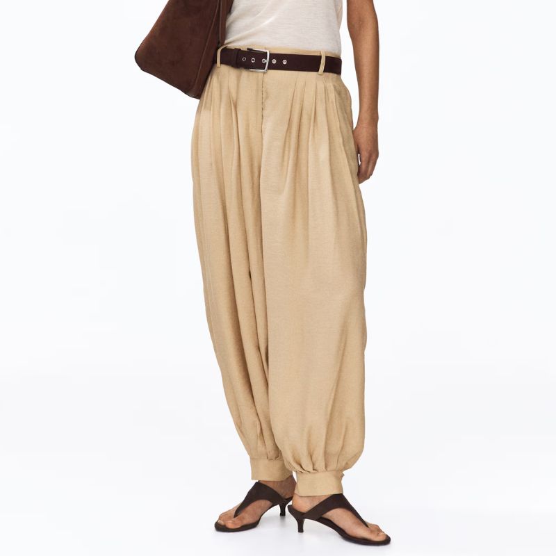 H&amp;amp;M Pleated balloon trousers on model