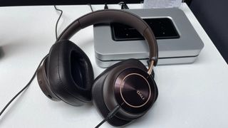 Dali IO-12 wireless headphones