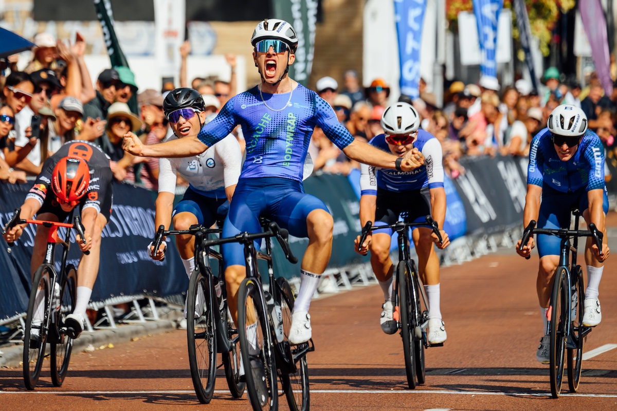 Jack Dohler sweeps up Australia's U23 men's criterium title after winning sprint from five man break