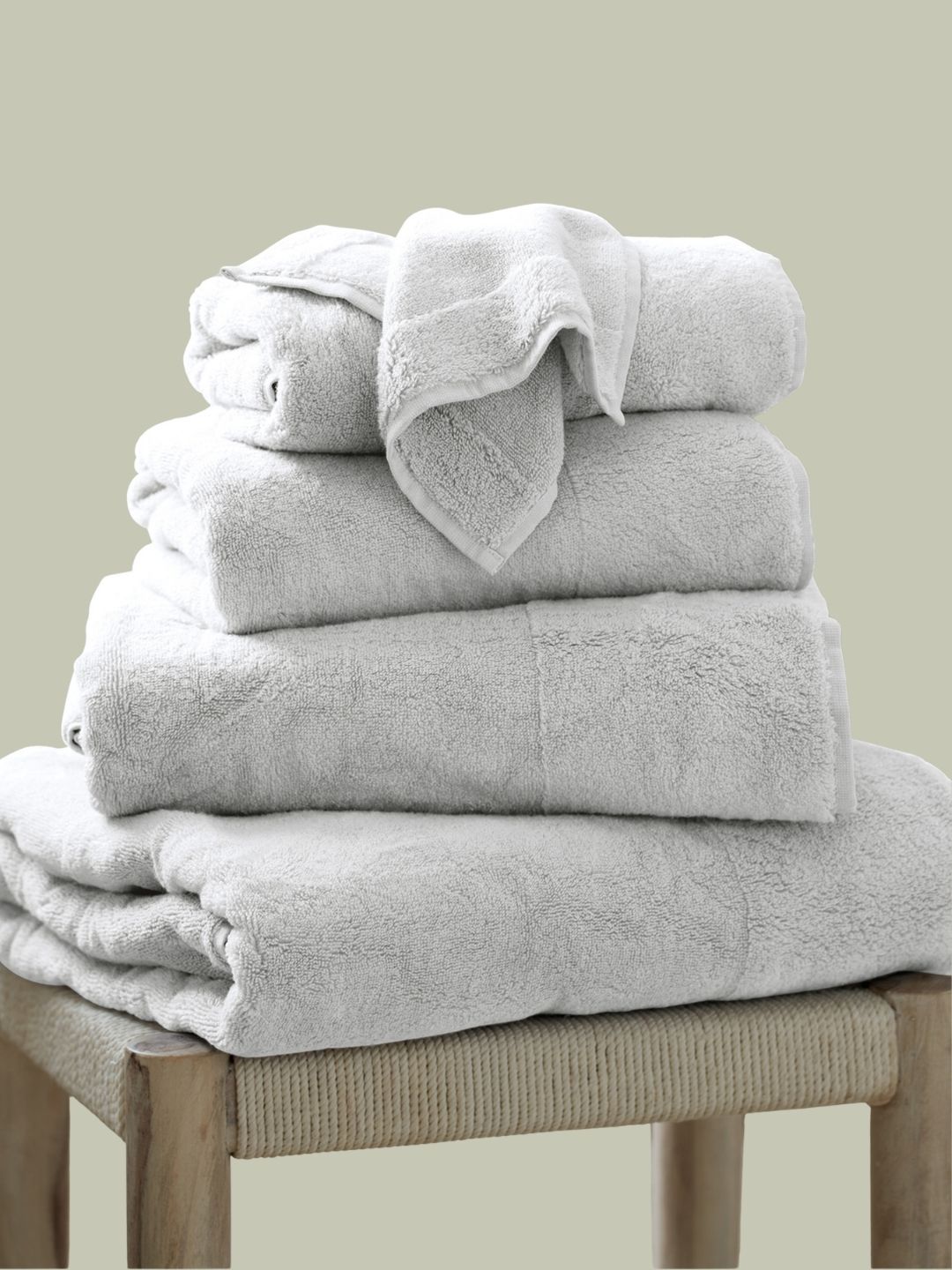 The White Company, Classic Hydrocotton Towels, Bath Sheet in Silver