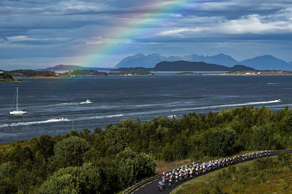 A rainbow over the final stage of the Arctic Race of Norway