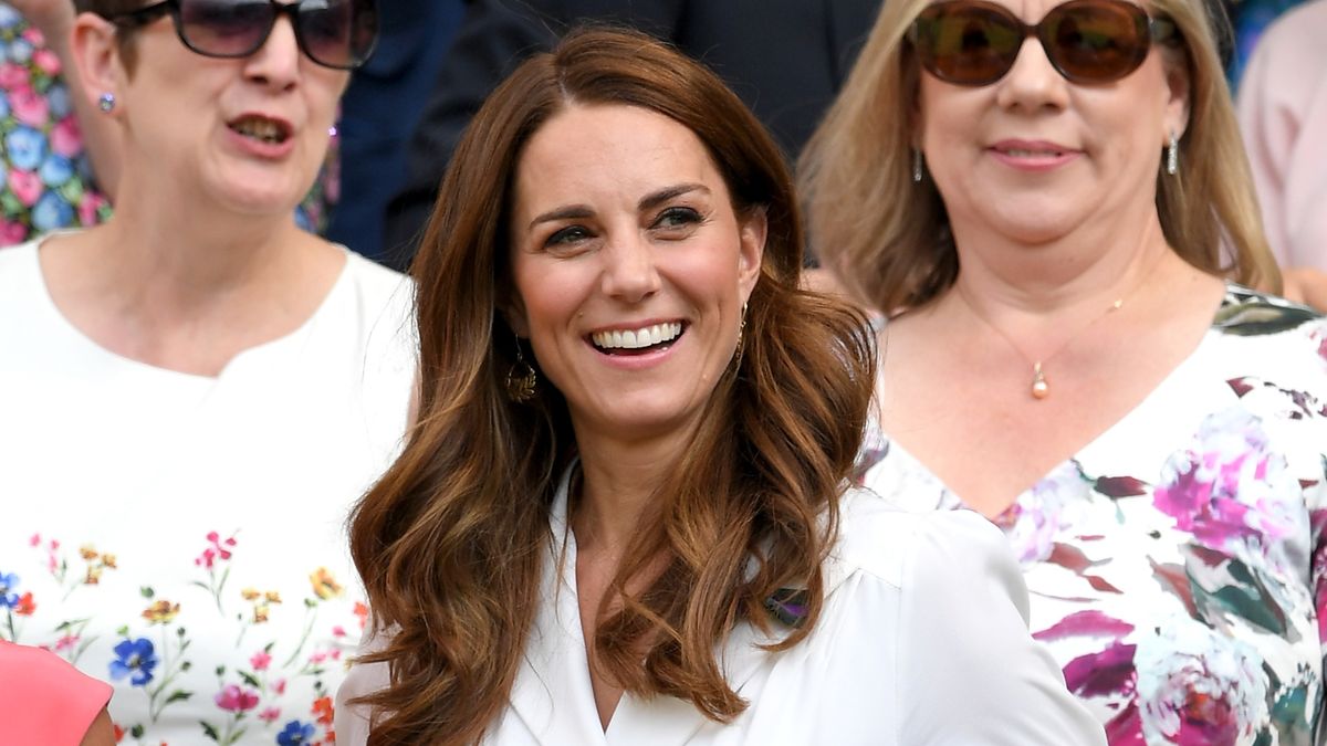 La robe verte à pois de Kate Middleton est l'alternative colorée à l'imprimé léopard qui nous enthousiasme pour le printemps