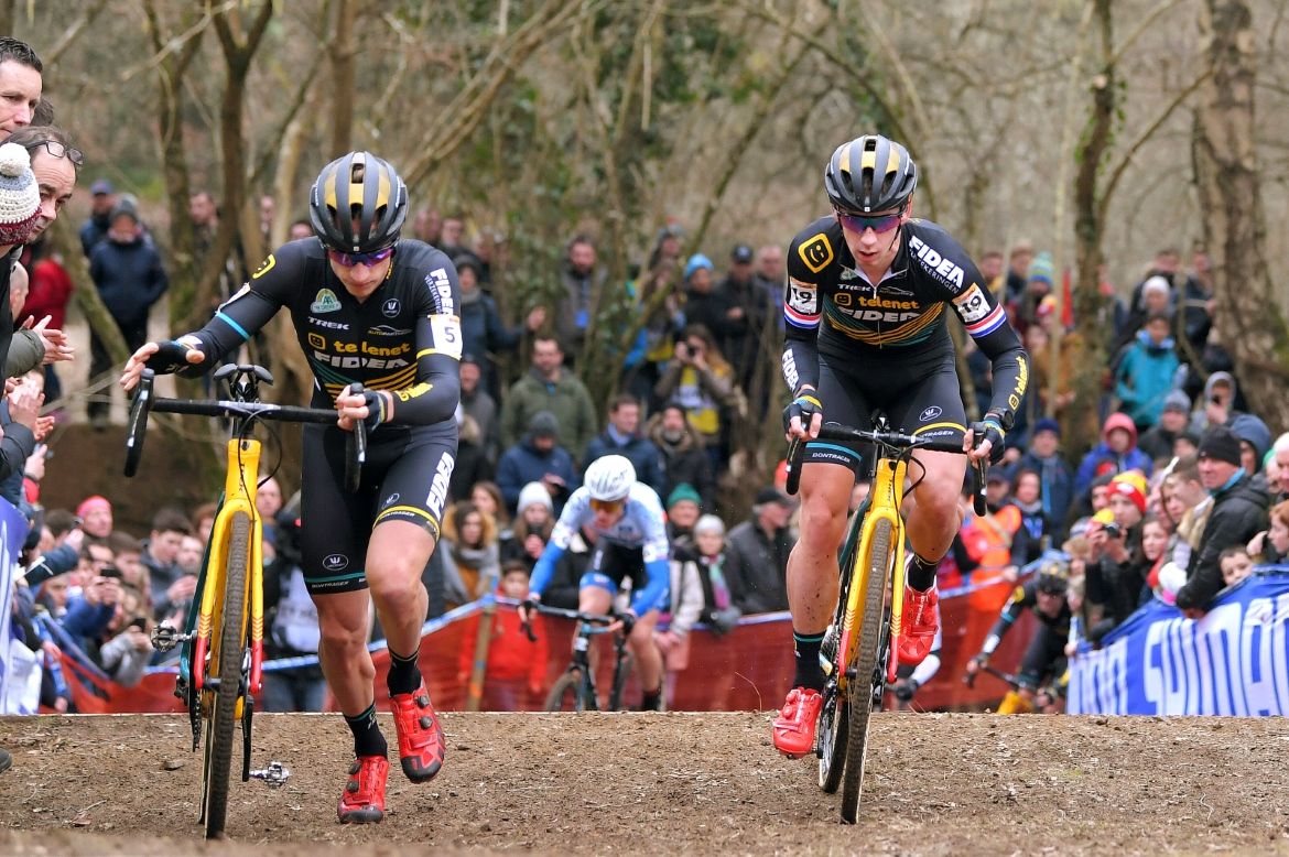 Teammates Hermans and Van der Haar