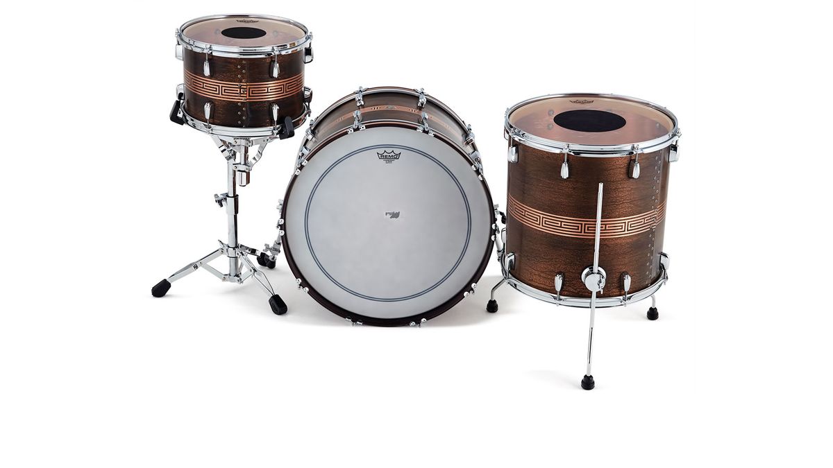 All metal hardware is generic, including the hoops, legs, spurs and classic Slingerland-inspired 'beavertail' design lugs