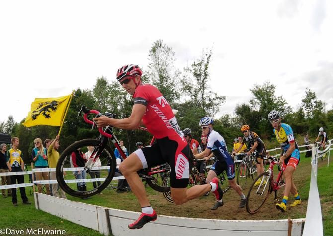 Todd Wells (Specialized) chasing Tim Johnson on lap one