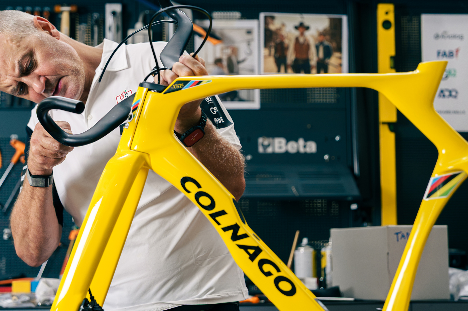 Tadej Poga&amp;#269;ar one-of-one Colnago Y1Rs