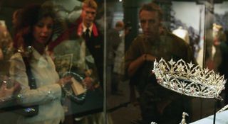 The Oriental Circlet on display. This was a favorite piece of the Queen Mother, and the reason why the Queen commissioned a new ruby tiara