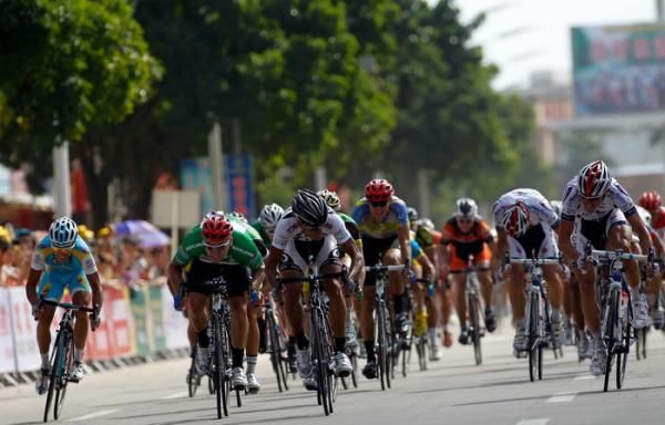 The sprint opens up on stage 2