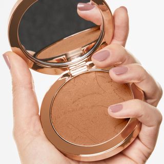 Compact & Awesome Bronze™ Powder Bronzer