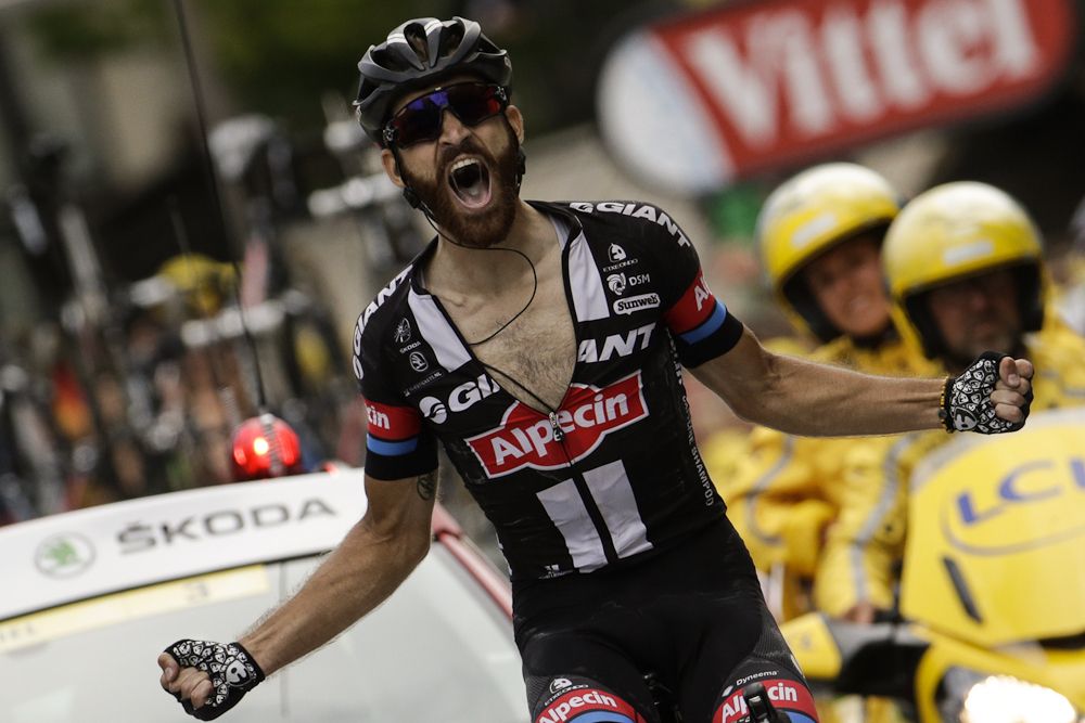 Simon Geschke wins stage 17 of the 2015 Tour de France.