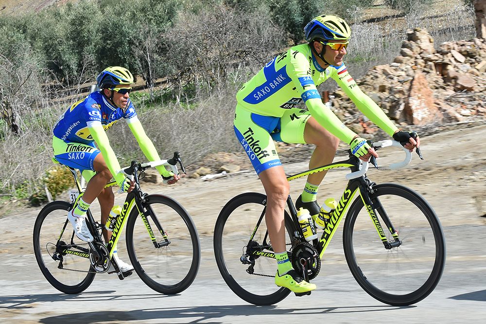 Ivan Basso shepherding Alberto Contador (Tinkoff-Saxo)